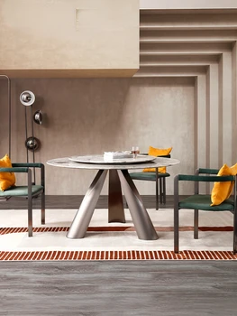 Маса за хранене от естествен мрамор в луксозна италианска минималистичен вила за голямо семейство, дизайнерски стил