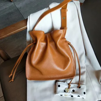 2022 Женствена чанта от естествена кожа, чанта по чанта от телешка кожа, однотонная луксозна дизайнерска чанта през рамо от естествена кожа за дами, просто мода